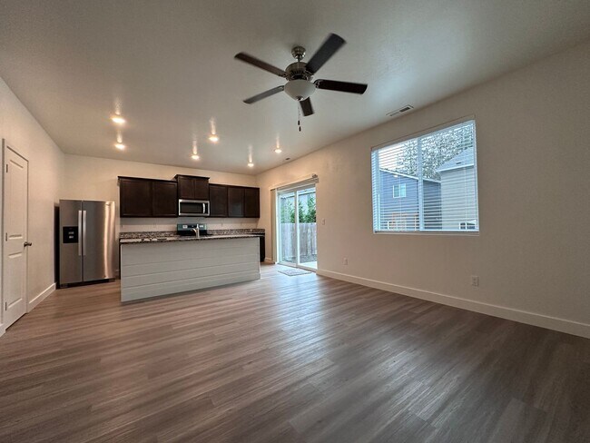 Building Photo - PLEASANT VALLEY STUNNER!! NEWER CONSTRUCTI...