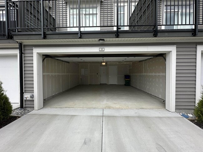 Building Photo - 14151-1458A 58A Ave.