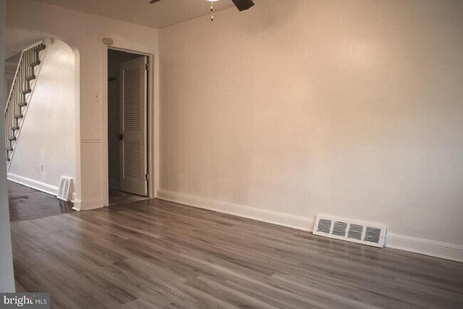 Foto del edificio - 7305 Woodcrest Ave