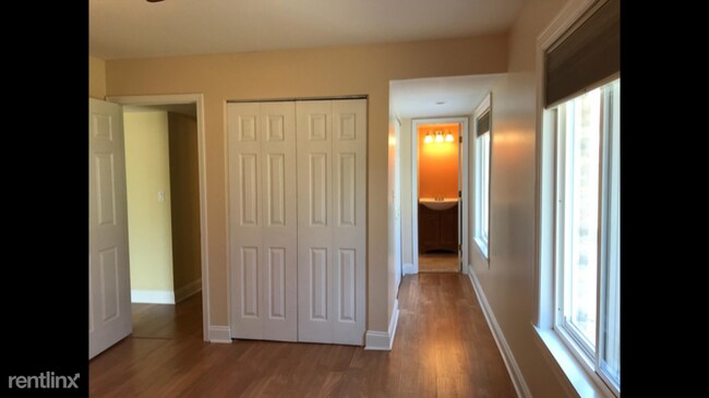 Building Photo - 2 br, 2 bath Condo - 4412 Euclid Ave