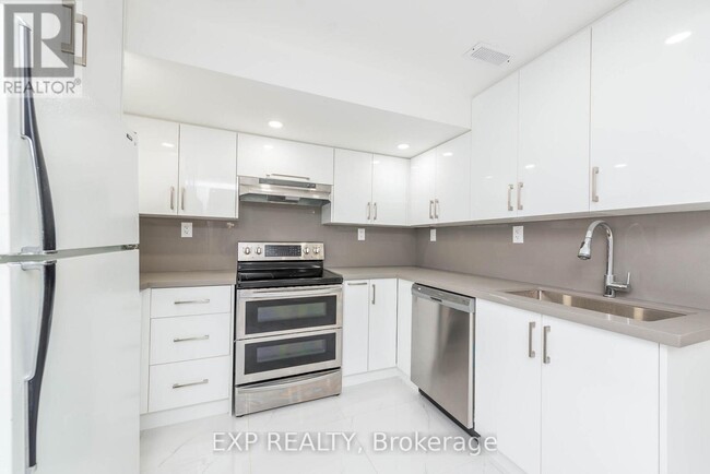 Building Photo - 1575 Seguin Square