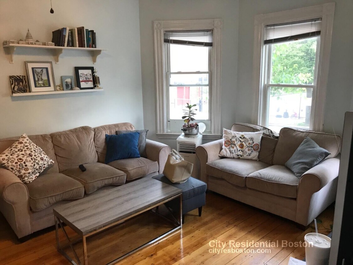 Foto principal - 746 E 3rd St