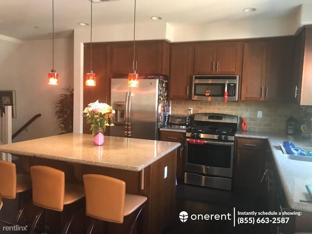 Primary Photo - 3 br, 2.5 bath Townhome - 2089 Lee Way -