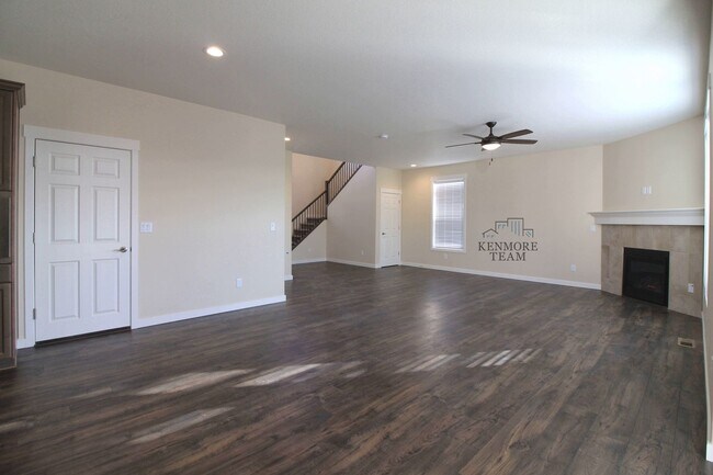 Foto del edificio - 3 Bedroom, 2.5 Bath + Office Home in South Kennewick