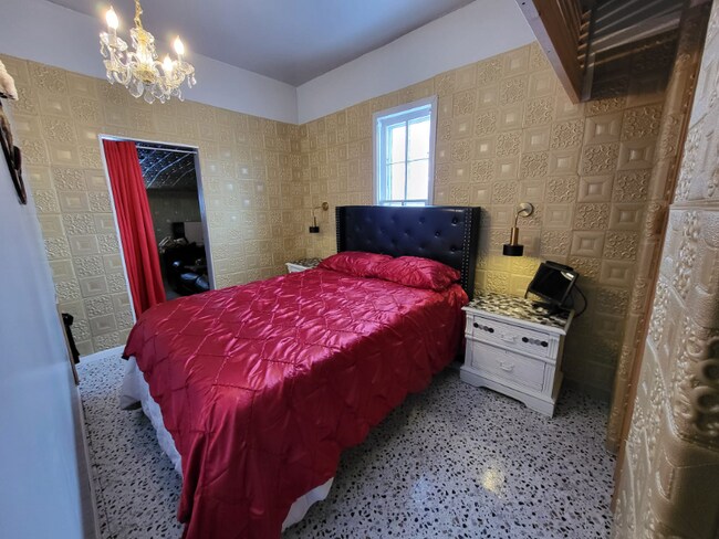 Foto del edificio - 608 N Hampton St