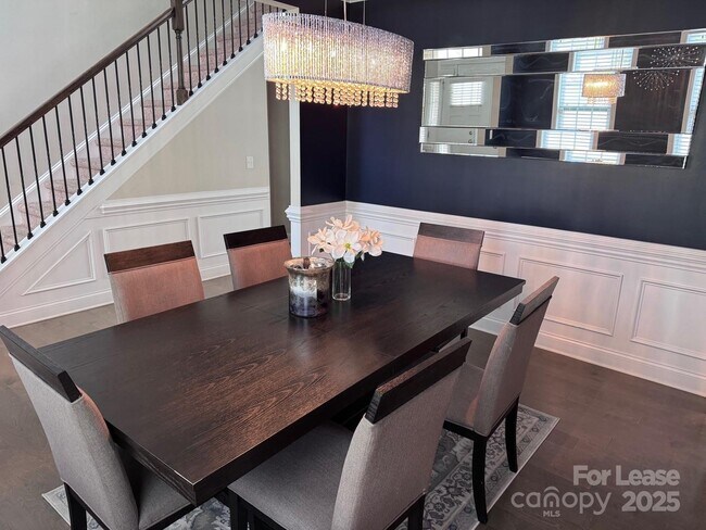 Foto del edificio - 5452 Talus Trace Ln