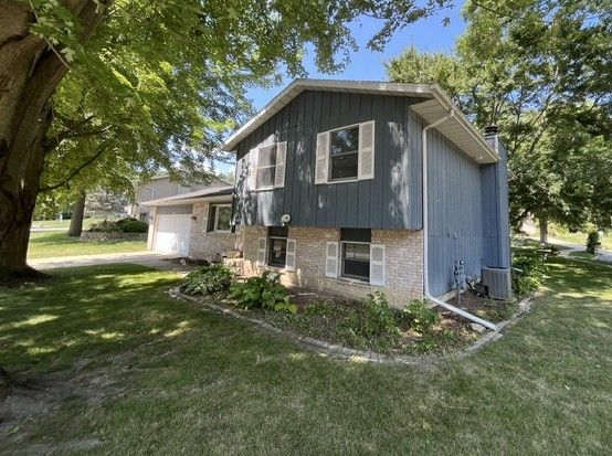 Foto del edificio - 852 Burr Oak Dr