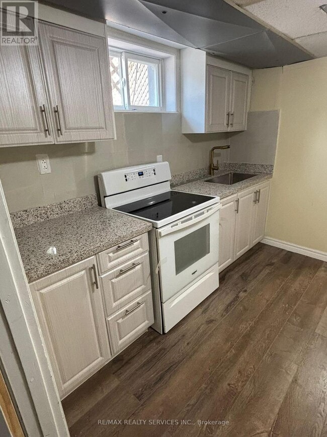 Building Photo - 368 Upper Kenilworth Ave