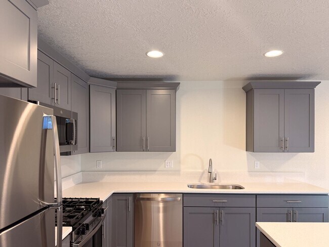 Foto del edificio - 505-507 NW Hillcrest Dr