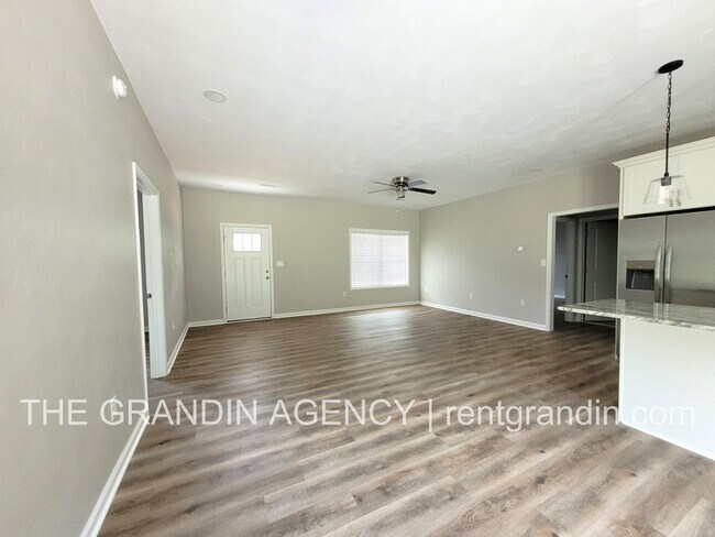 Foto del edificio - 315 Trinity Rd