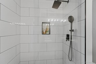 Building Photo - 606 Juniper Pl