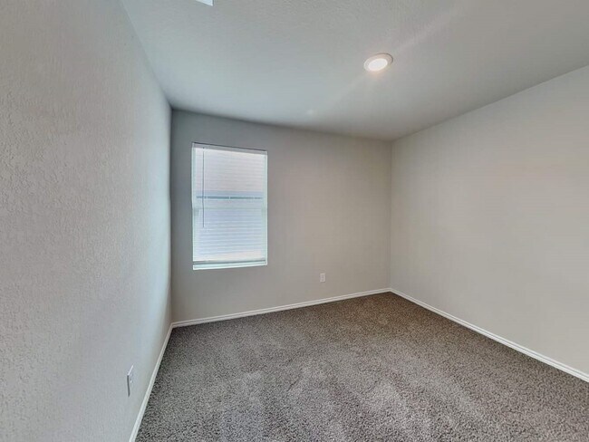 Foto del edificio - 5719 Leon Pl