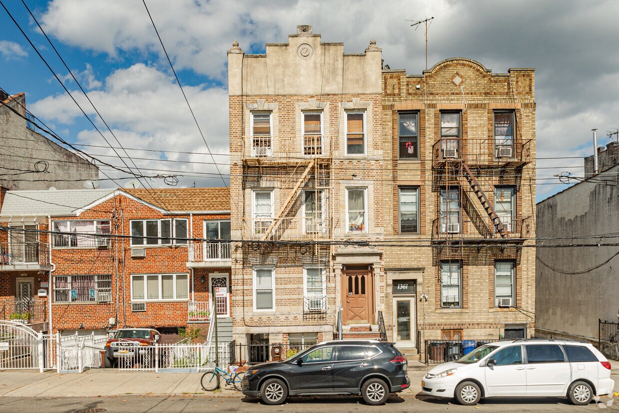 Building Photo - 1357 65th St