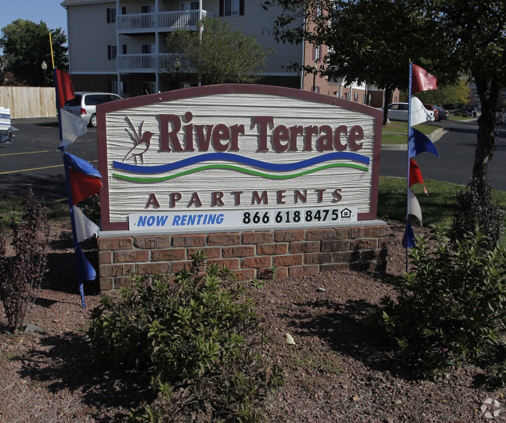 River Terrace Apartments Apartments in Janesville, WI