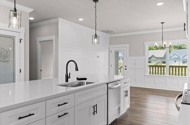 Foto del edificio - 538 Willow Grv Ct