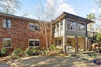 Building Photo - 1170 Kingston Dr NE
