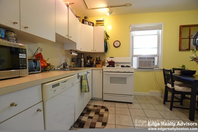 Photo - 153 Nonantum St Apartment