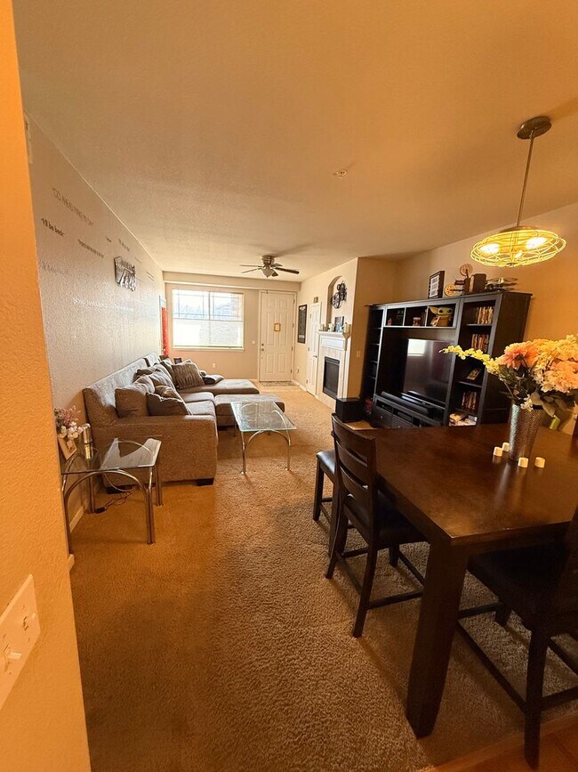 Foto del edificio - Beautifully Maintained 2BR Townhome in Prime Broomfield Location