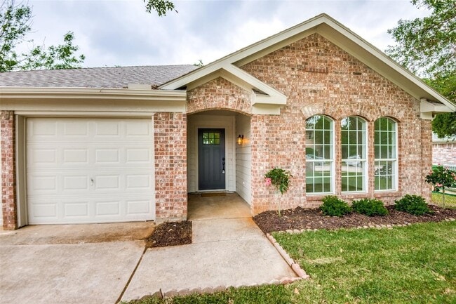 Building Photo - 759 Winding Oak Bend