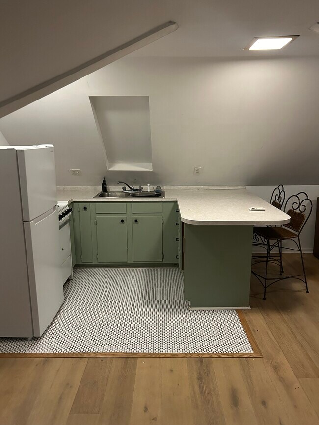 Kitchen - 1179 Aspen Way