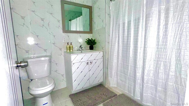 Foto del edificio - 70-65 Queens Blvd