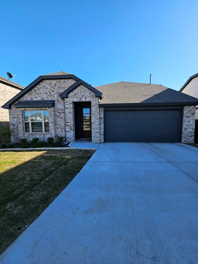 Building Photo - 1105 Goldenrod Dr