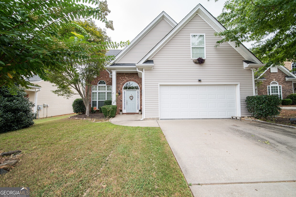 Primary Photo - 334 Stillwood Dr