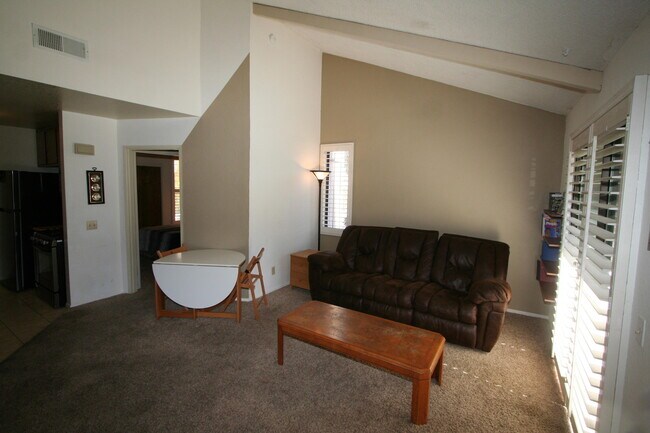 Foto del edificio - 760 Blue Jay Rd