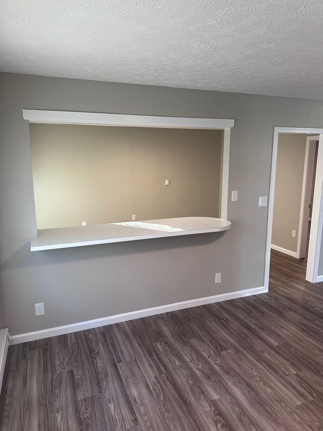 Building Photo - Remodeled Three Bedroom in Dayton