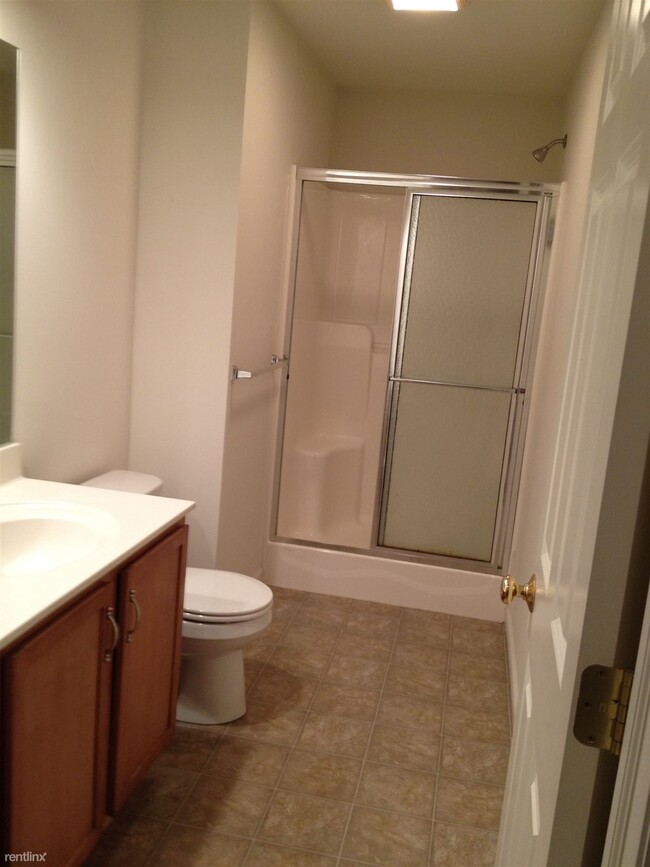 Building Photo - 3 br, 2.5 bath Townhome - 154 Radle Rd