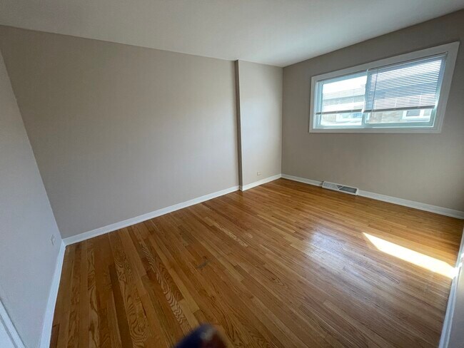 Foto del edificio - 7834 W Lawrence Ave