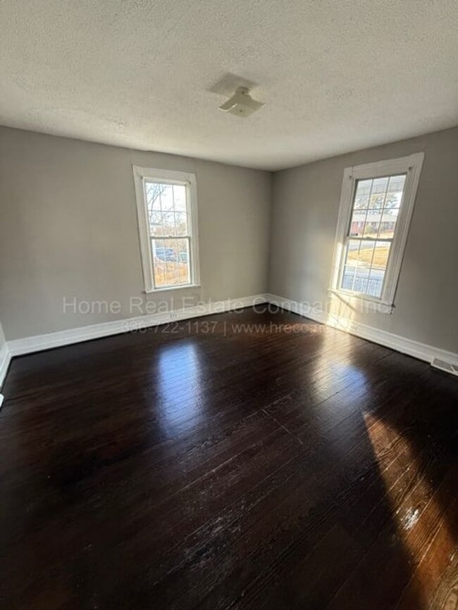 Photo - 1012 Apple St House