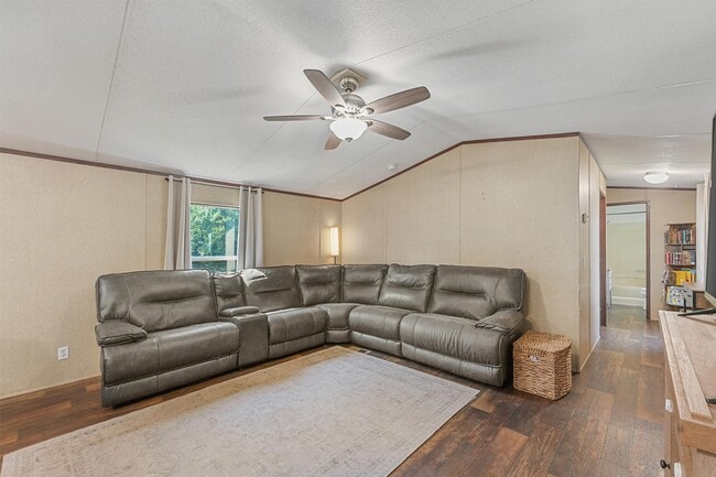 Foto del edificio - 106 County Road 3755