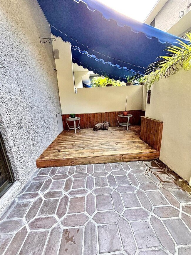 Foto del edificio - 2666 Tigertail Ave