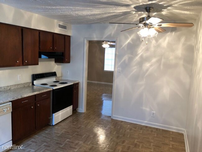 Building Photo - 2 br, 1 bath House - 2907 Red Bluff