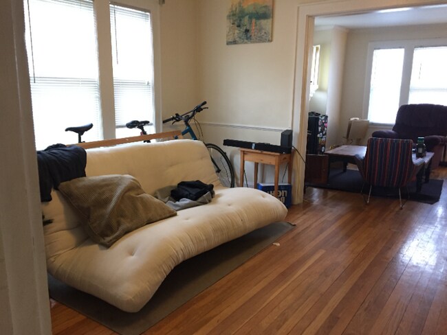 Building Photo - 208 Freeman St