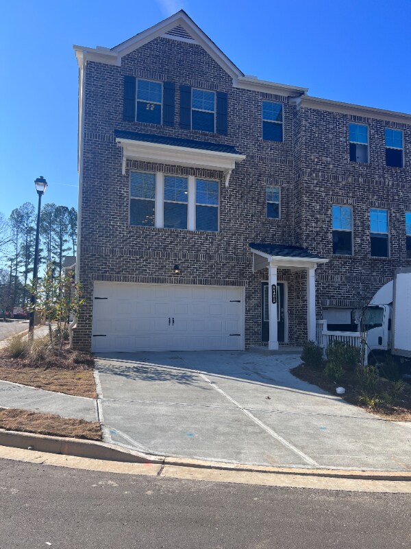 Primary Photo - 2102 Graywell Ln