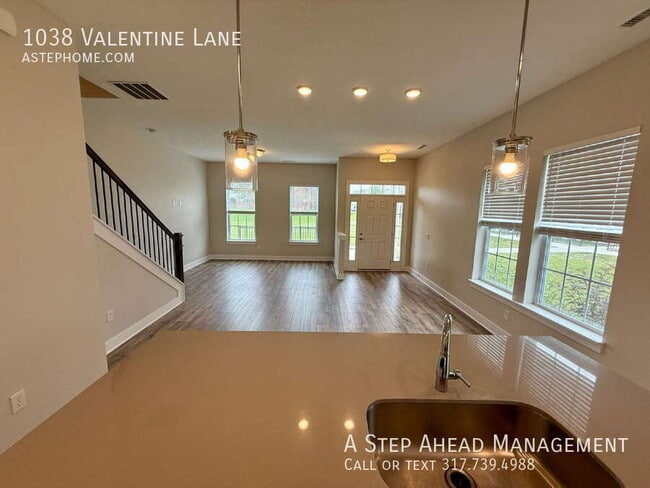 Building Photo - 1038 Valentine Ln