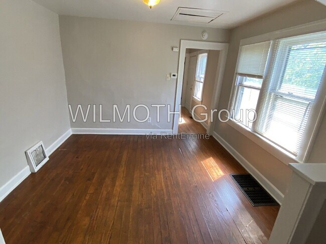 Building Photo - 1535 Kappes St