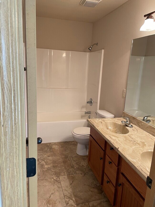 Building Photo - 2103 N 52nd St