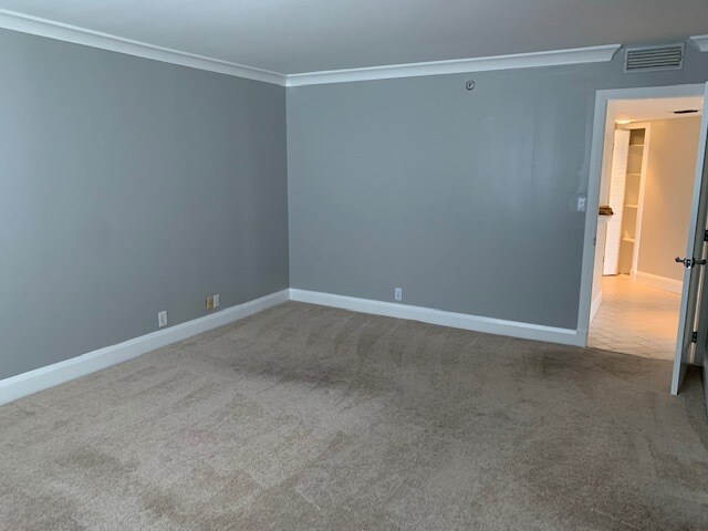 Master Bedroom - 400 E Colonial Dr