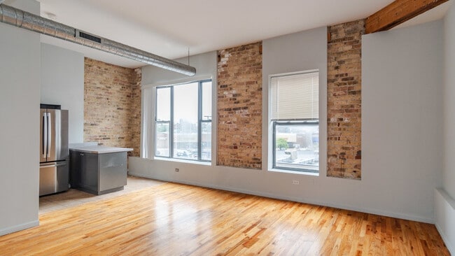 Building Photo - 1300 N Milwaukee Ave