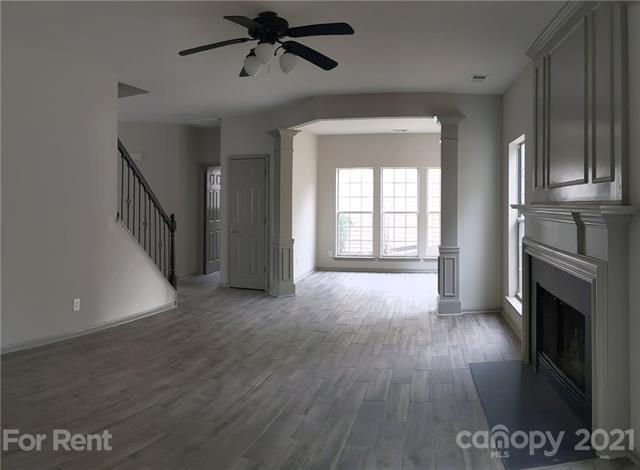 Foto del edificio - 124 Creekside Dr