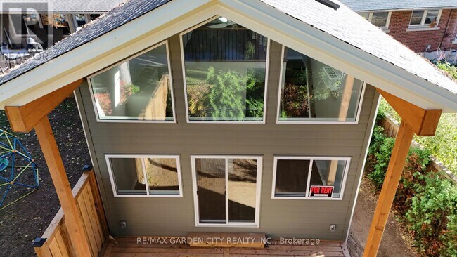 Photo du bâtiment - 28 Kenworth Dr