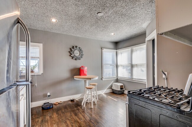 Kitchen - 317 S Duncan St