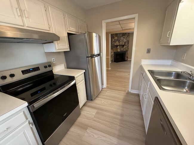 Photo - 3990 Valley Ct (Winston-Salem, NC) Townhome