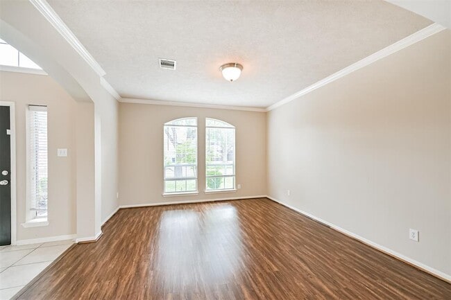 Building Photo - 2410 Sunfire Ln