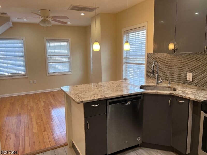 24 Lindsley Ave, Maplewood, NJ 07040 Room for Rent in Maplewood, NJ