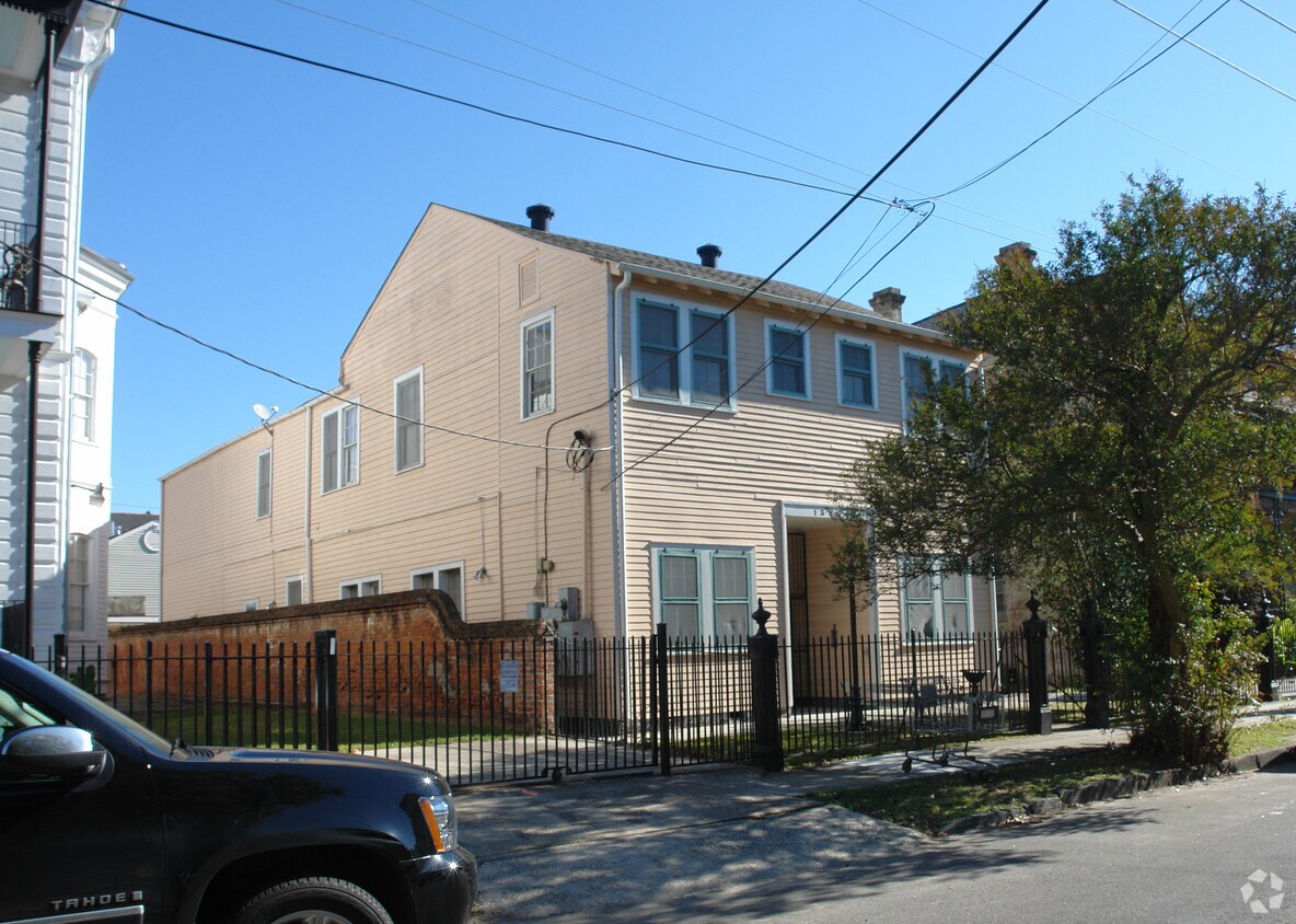 Foto principal - 1315 St Andrew St