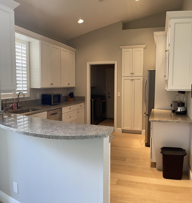 Building Photo - 1703 Pierside Cir